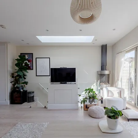 Airy & Modern 1Bd Flat In Maida Vale Apartment
